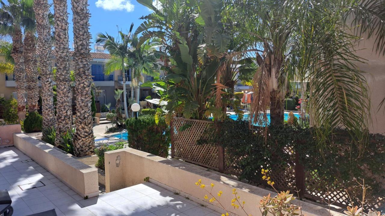 Zom Holiday Apartment Paphos Esterno foto