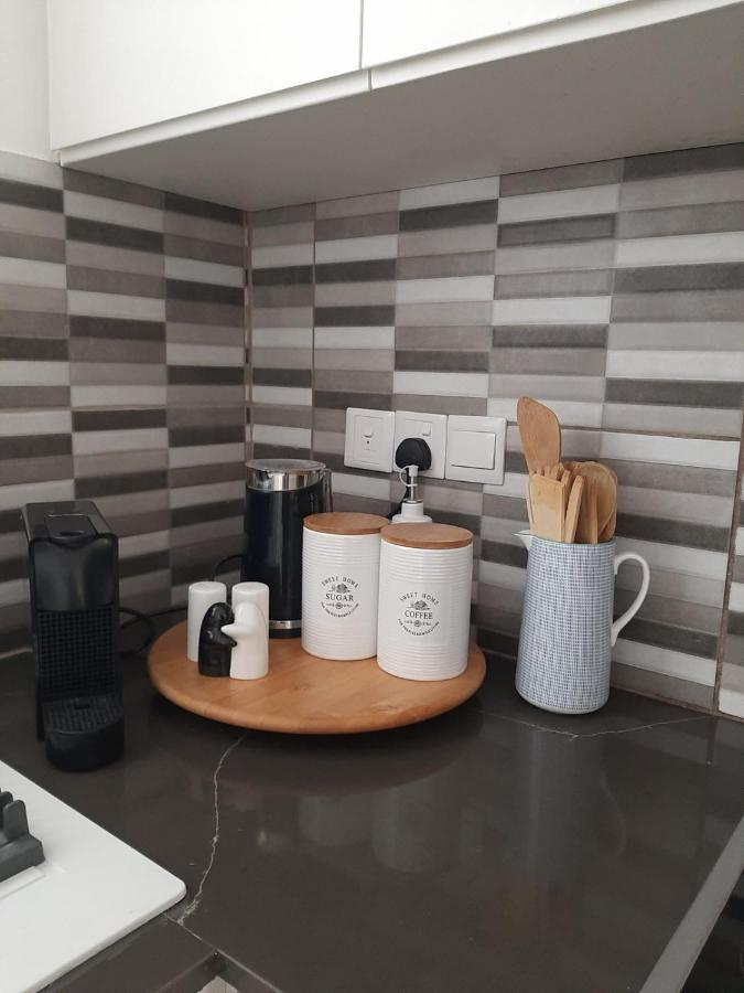 Zom Holiday Apartment Paphos Esterno foto
