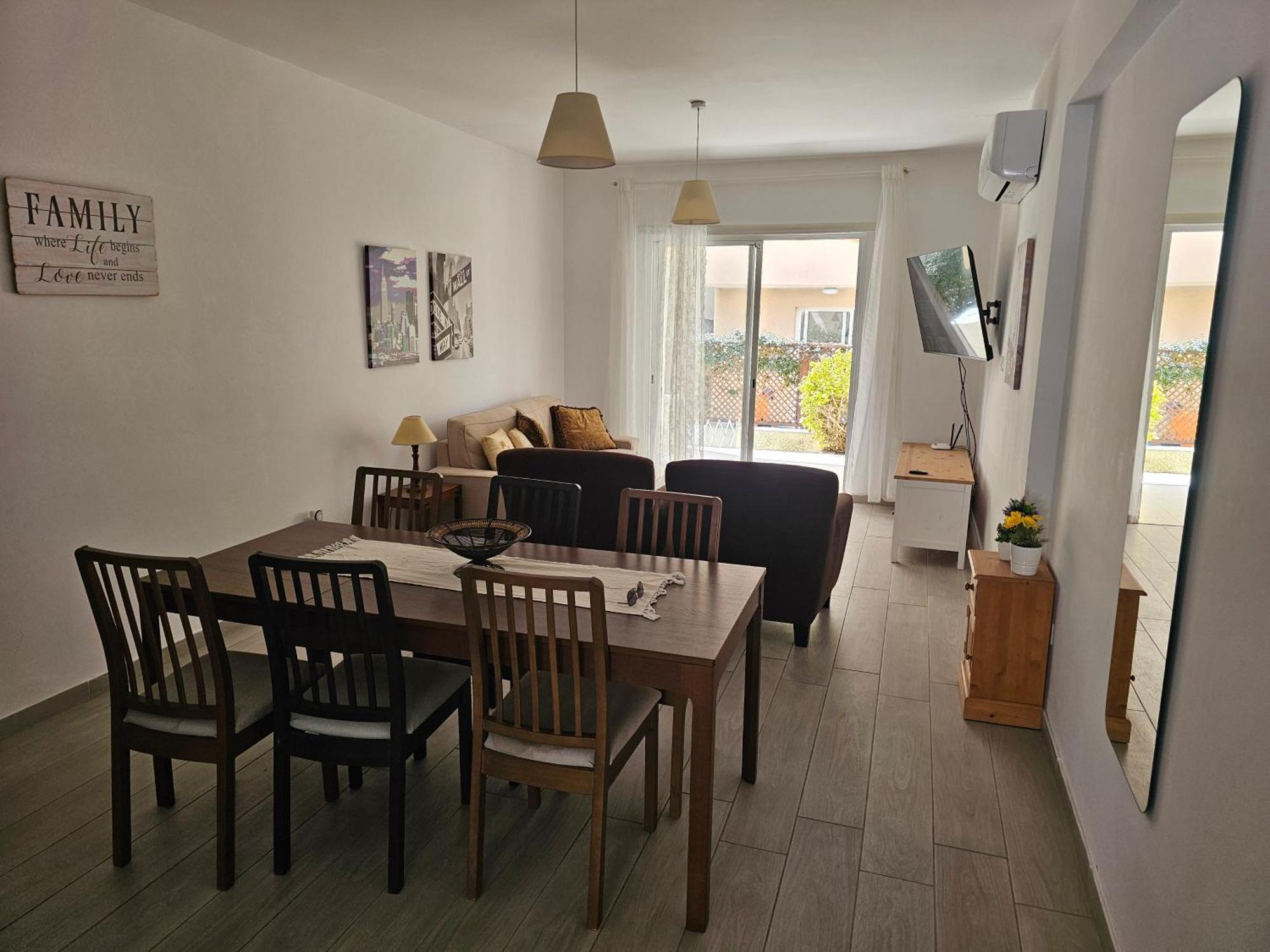 Zom Holiday Apartment Paphos Esterno foto